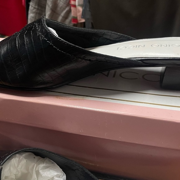 Gino Nicci slide on Black Embossed leather Great Condition 7 Square Toe - Picture 11 of 12